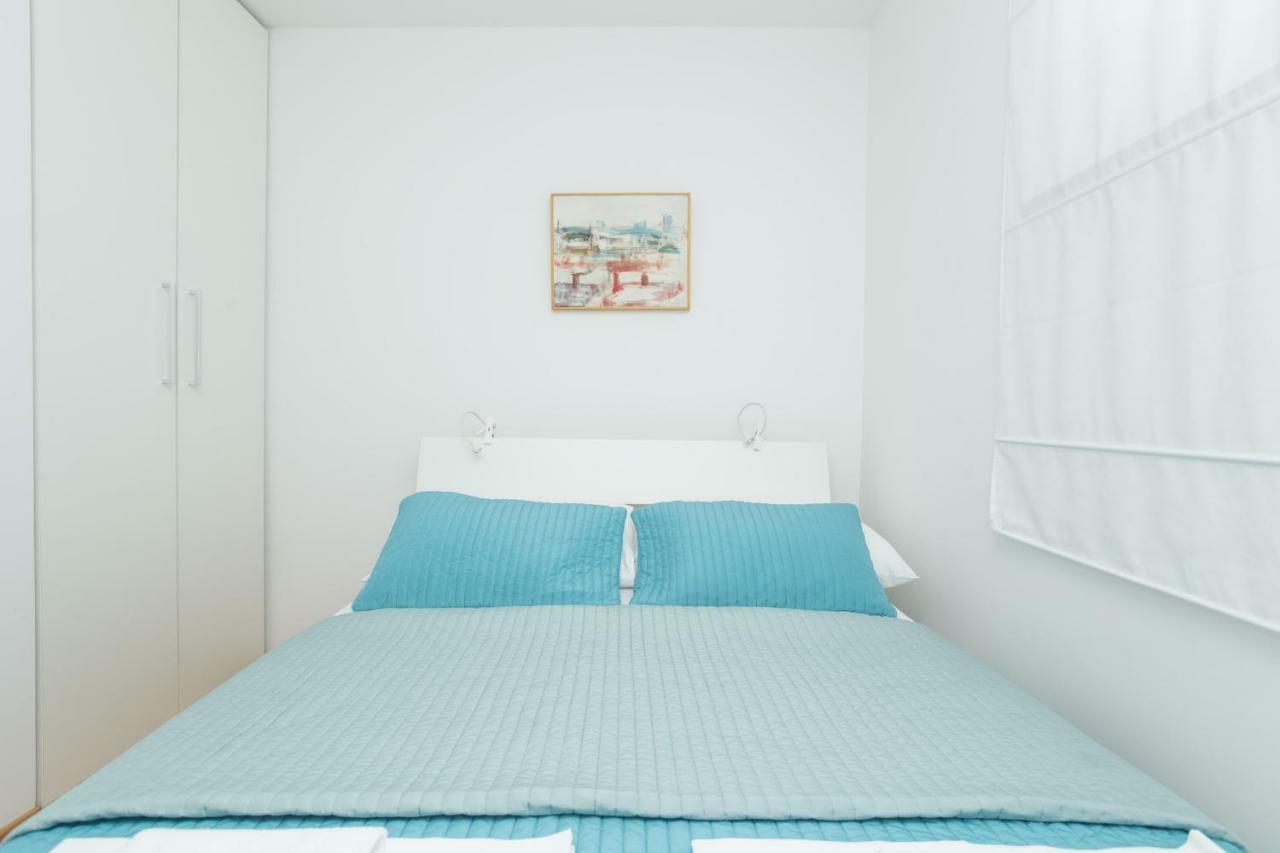 Alpeza Apartments 볼 객실 사진